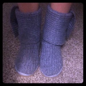 blue knit uggs